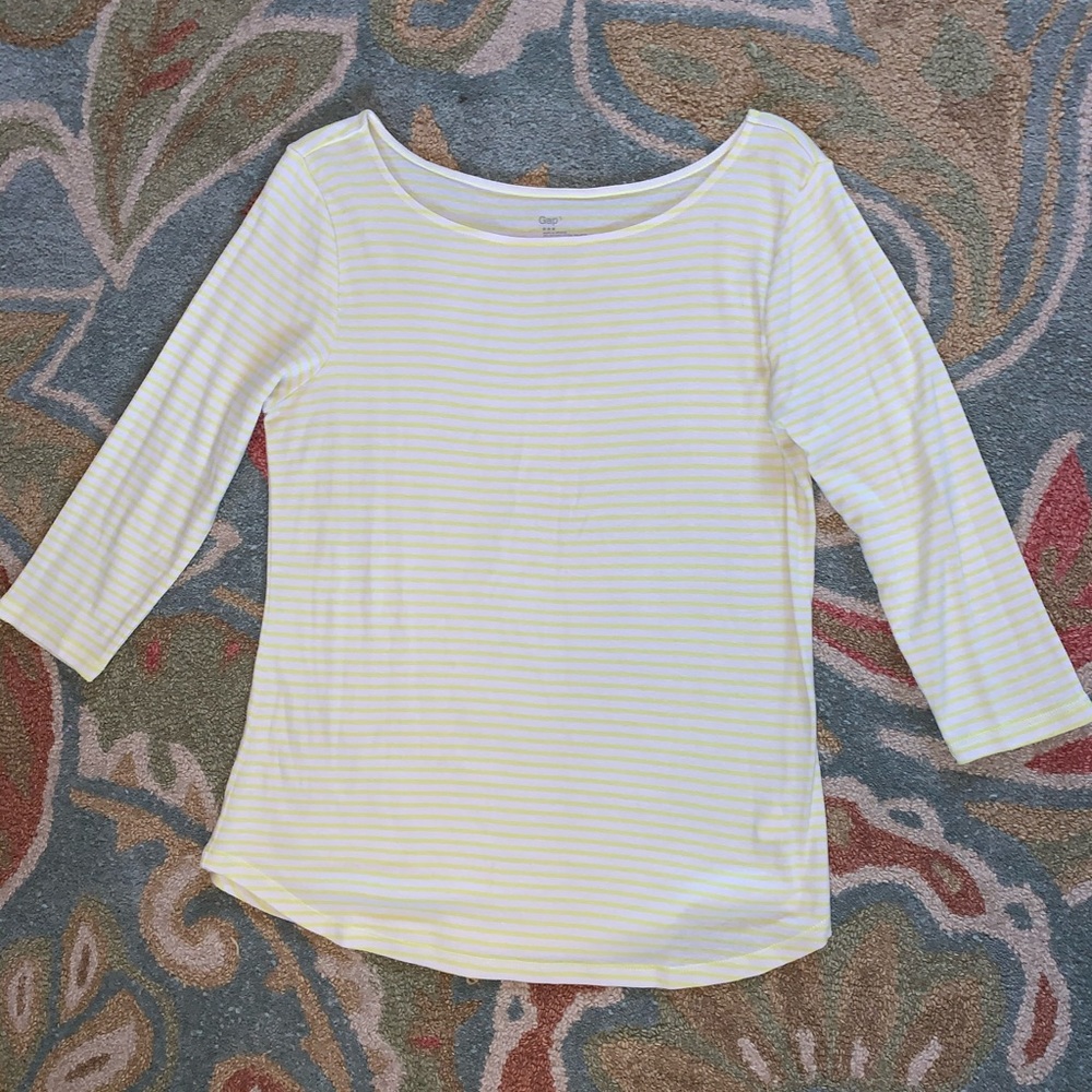 Gap sweater